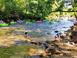 Bear Creek Lodge and Cabins in Helen Ga - Pet Friendly, River on Prope
