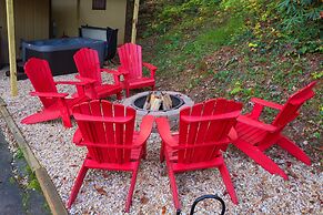 Bear Creek Lodge and Cabins in Helen Ga - Pet Friendly, River on Prope