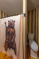 Bear Creek Lodge and Cabins in Helen Ga - Pet Friendly, River on Prope