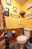 Bear Creek Lodge and Cabins in Helen Ga - Pet Friendly, River on Prope