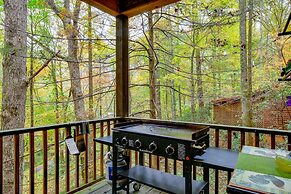 Bear Creek Lodge and Cabins in Helen Ga - Pet Friendly, River on Prope