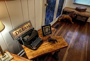 Bear Creek Lodge and Cabins in Helen Ga - Pet Friendly, River on Prope