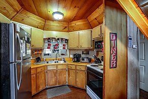 Bear Creek Lodge and Cabins in Helen Ga - Pet Friendly, River on Prope