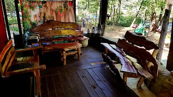 Bear Creek Lodge and Cabins in Helen Ga - Pet Friendly, River on Prope