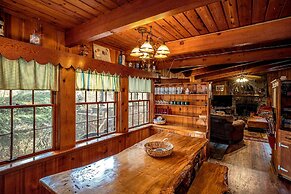 Bear Creek Lodge and Cabins in Helen Ga - Pet Friendly, River on Prope