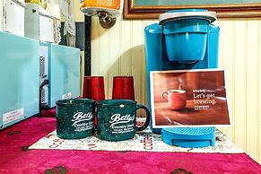 Bear Creek Lodge and Cabins in Helen Ga - Pet Friendly, River on Prope