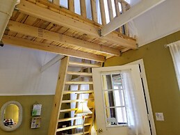 Bear Creek Lodge and Cabins in Helen Ga - Pet Friendly, River on Prope