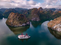 Heritage Line Ginger Cruise – Ha Long Bay & Lan Ha Bay