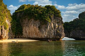 Heritage Line Ginger Cruise – Ha Long Bay & Lan Ha Bay