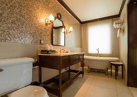 Heritage Line Ginger Cruise – Ha Long Bay & Lan Ha Bay