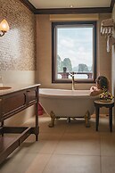 Heritage Line Ginger Cruise – Ha Long Bay & Lan Ha Bay