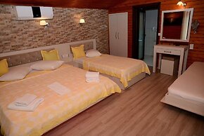 Nuri's Beach Bungalow