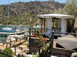 Nuri's Beach Bungalow