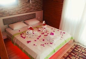 Nuri's Beach Bungalow