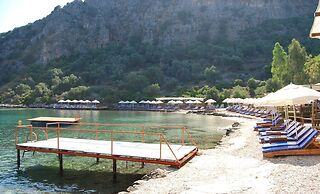 Nuri's Beach Bungalow