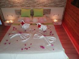 Nuri's Beach Bungalow