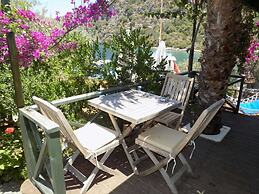 Nuri's Beach Bungalow