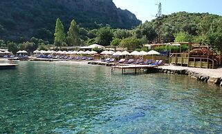 Nuri's Beach Bungalow