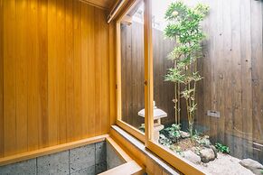 Miro Kujo Kawaramachi Tei