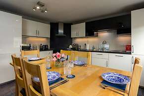 Blackfriars Residence - Beautiful Home
