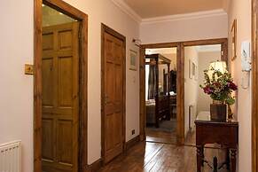 Blackfriars Residence - Beautiful Home