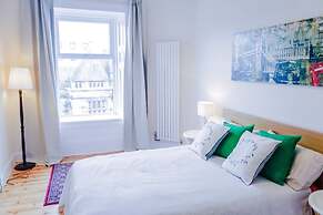 Newly Furnished Flat on Leith Walk, Sleeps 4