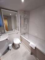 Bright, Modern Apartment - Royal Mile