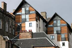 Bright, Modern Apartment - Royal Mile