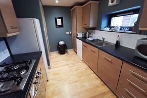 Bright, Modern Apartment - Royal Mile