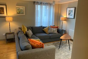 Bright, Modern Apartment - Royal Mile