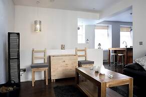 Central Apartment for the Fringe