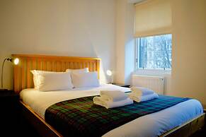 Central Apartment for the Fringe