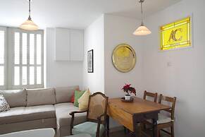 Quiet Ground Floor Mews Flat and Parking