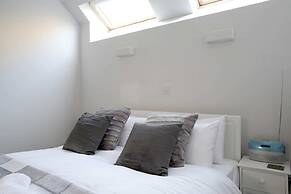 Quiet Ground Floor Mews Flat and Parking