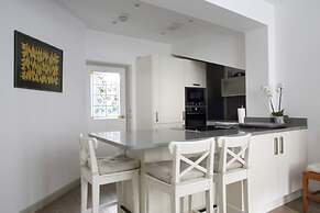 Quiet Ground Floor Mews Flat and Parking