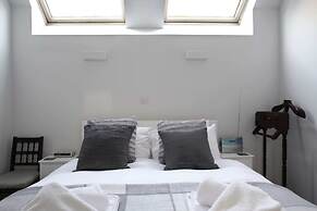 Quiet Ground Floor Mews Flat and Parking