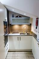 Quiet Ground Floor Mews Flat and Parking