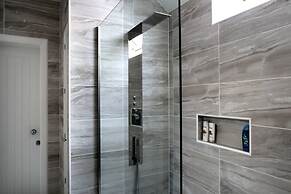 Quiet Ground Floor Mews Flat and Parking