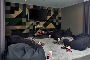 Moxy Chattanooga Downtown