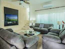 Paraiso Villa by ChezPlaya