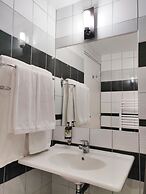 Logis Hôtel Le Richelieu - Royan Atlantique