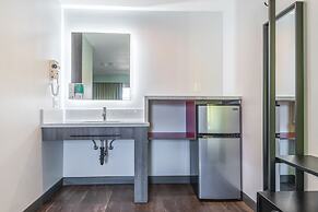 Solo Motel - Broadway