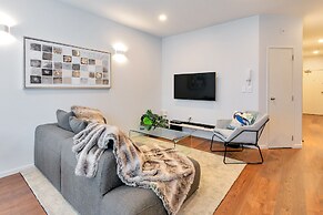 Chic & Stylish Apartment with Parking