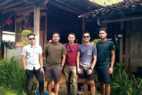 Omah Lila by The Grand Java