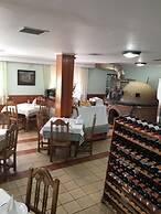 Hostal Restaurante Los Chopos