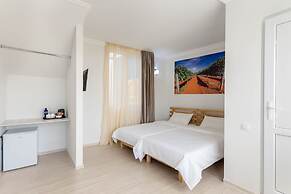 Hotel TATO