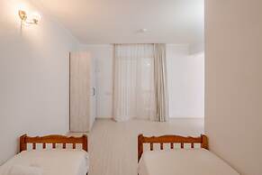 Hotel TATO