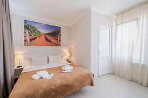 Hotel TATO