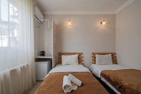 Hotel TATO
