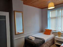 Huku Kwetu - Milton House